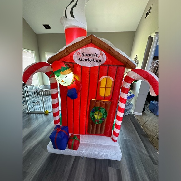 Animated Santa's Workshop Inflatable Christmas Santa Opens Door! RARE HTF Elves - Picture 8 of 15